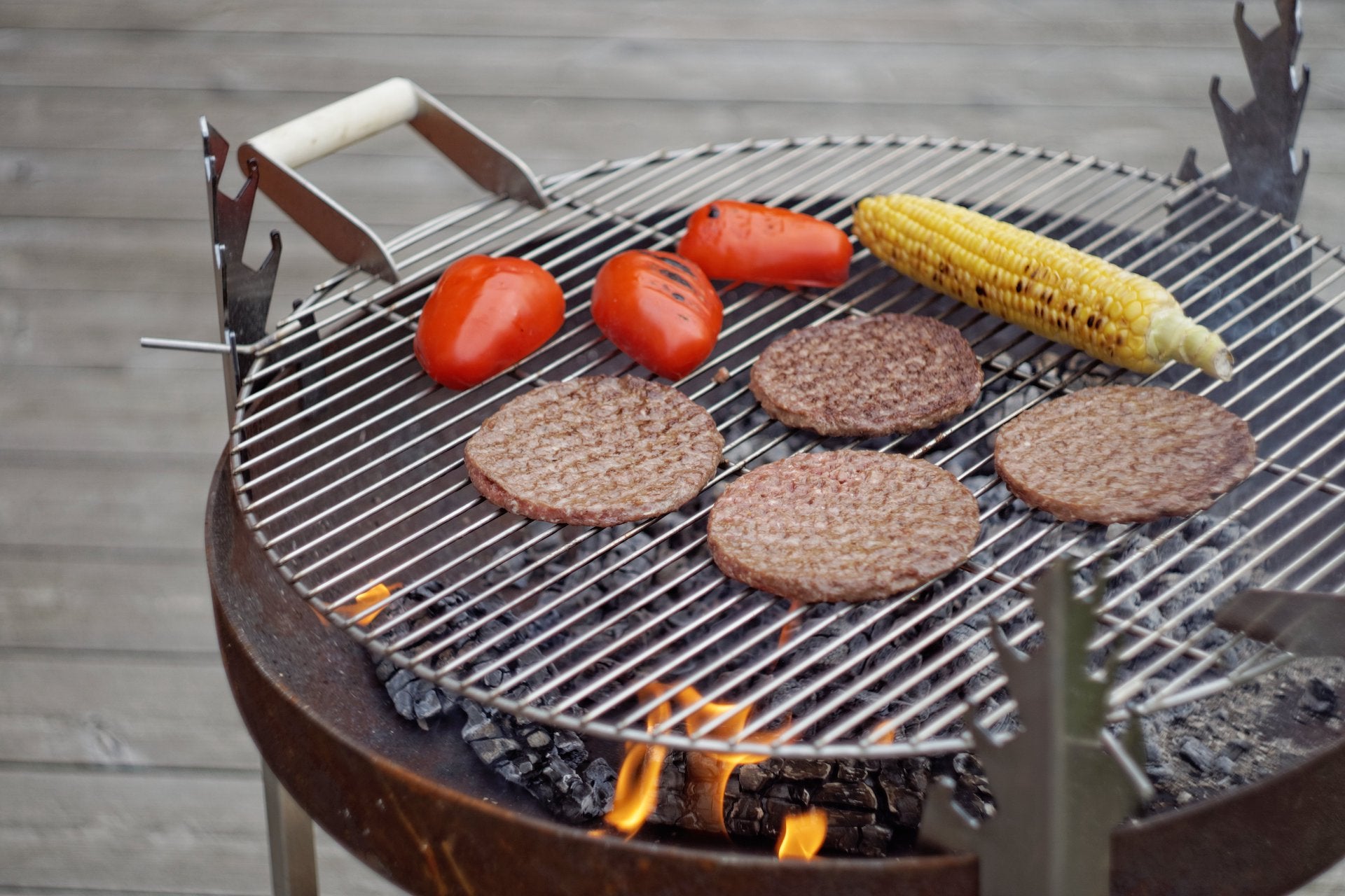 CUBE bålpanne i terrase, matgrilling