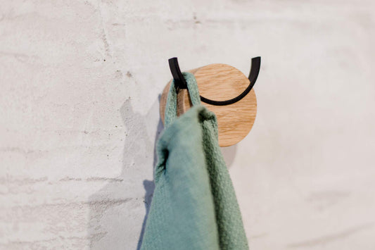 HJORT wall hook oak, black painted steel (size M)