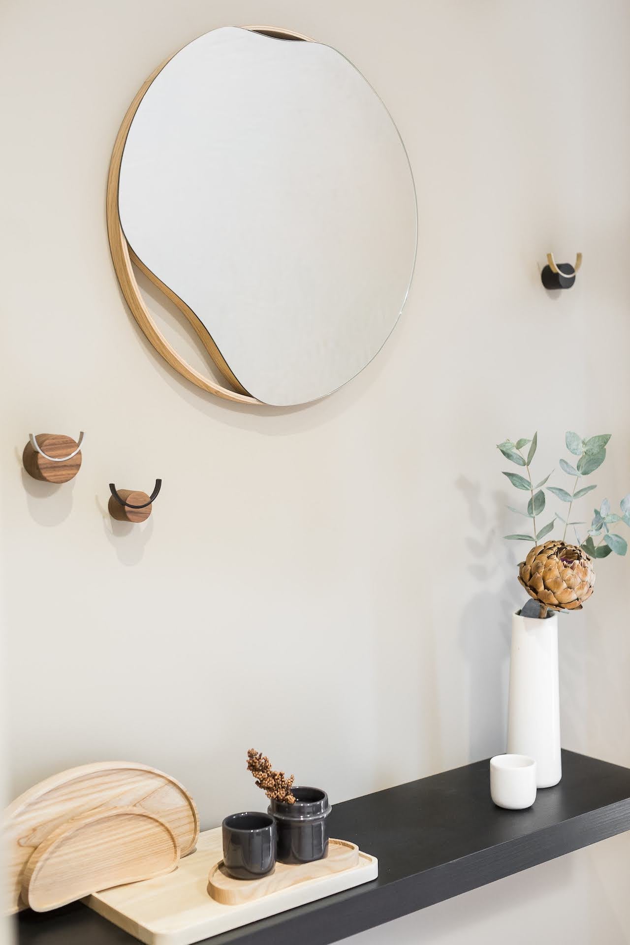 HJORT wall hook oak, brass (size S)