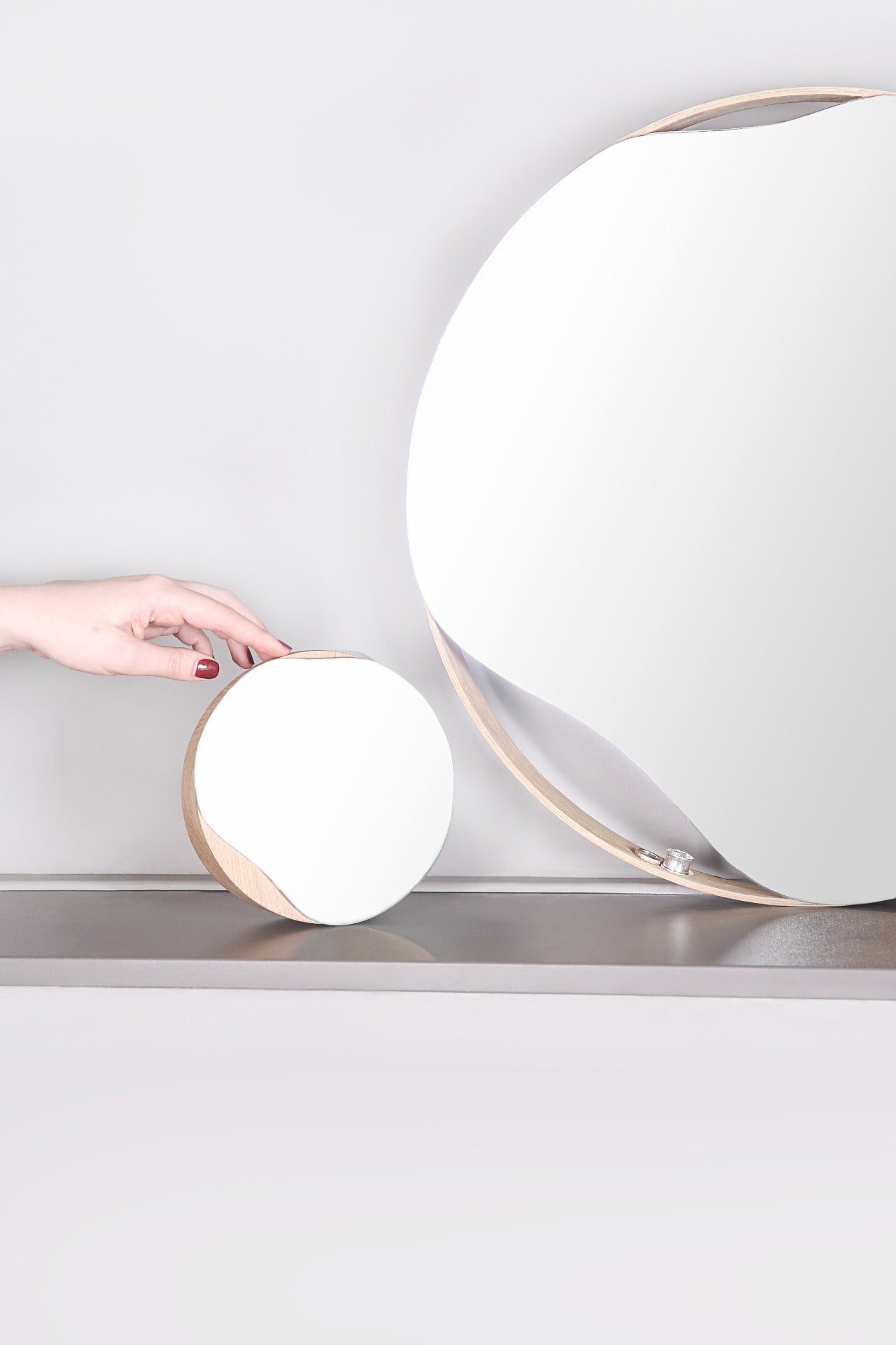 VANNPYTT bordspeil, eiketre. Diameter 17 cm