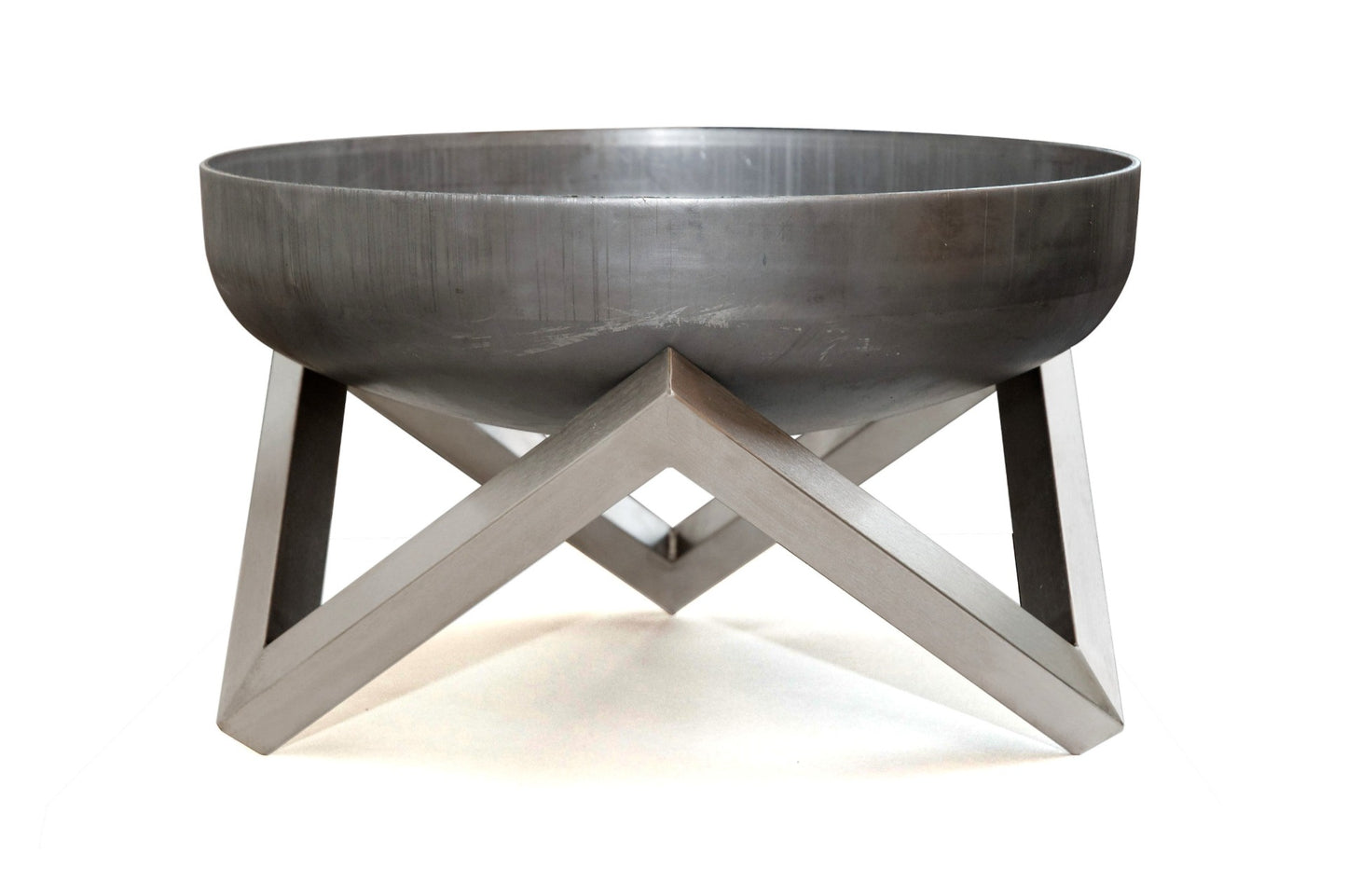 Yanartas bålpanne laget av 3,2 mm stål. Beina - rustfritt stål. Størrelse S (45 cm).