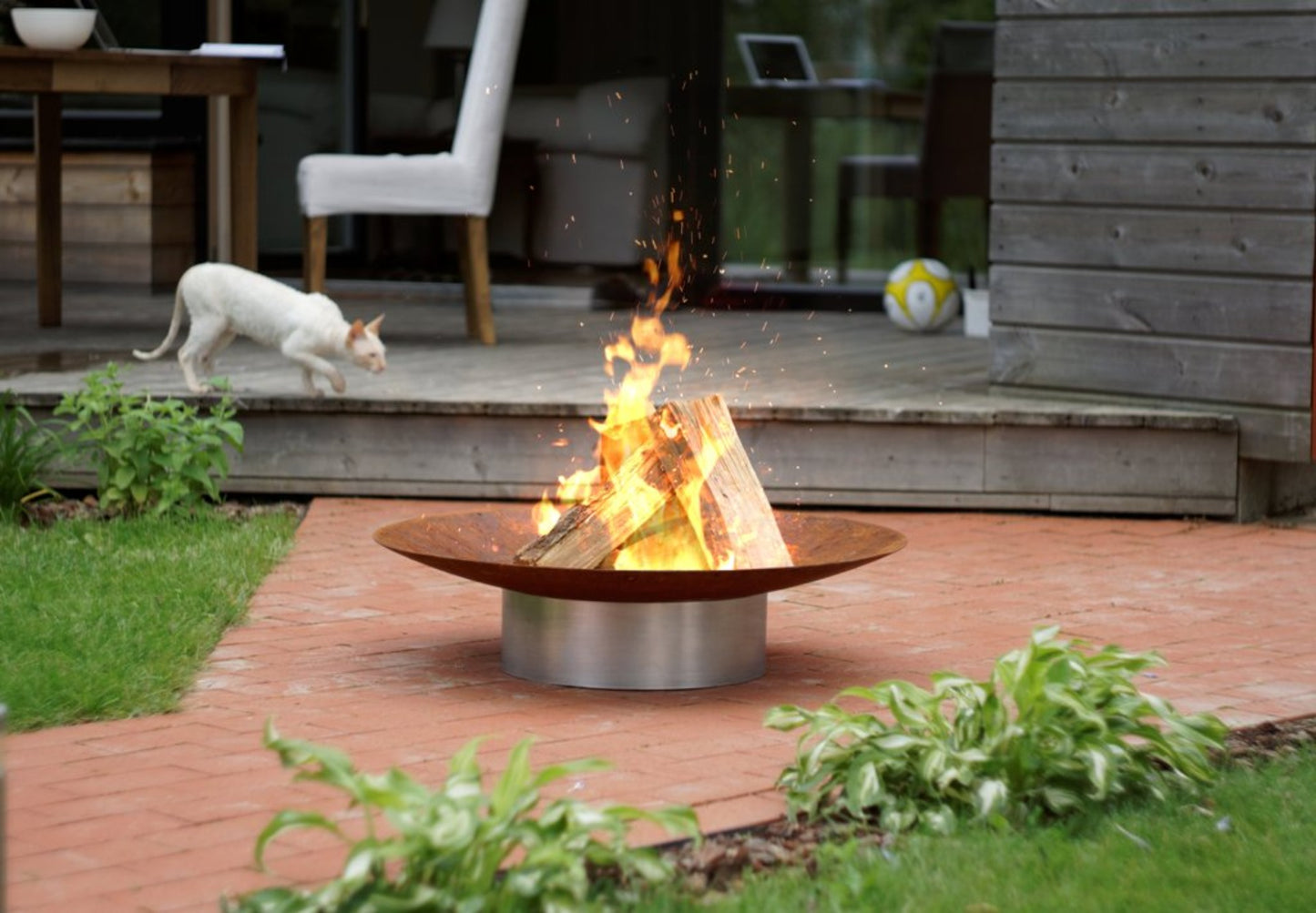 GRACE rustende bålpanne med rustfritt bein