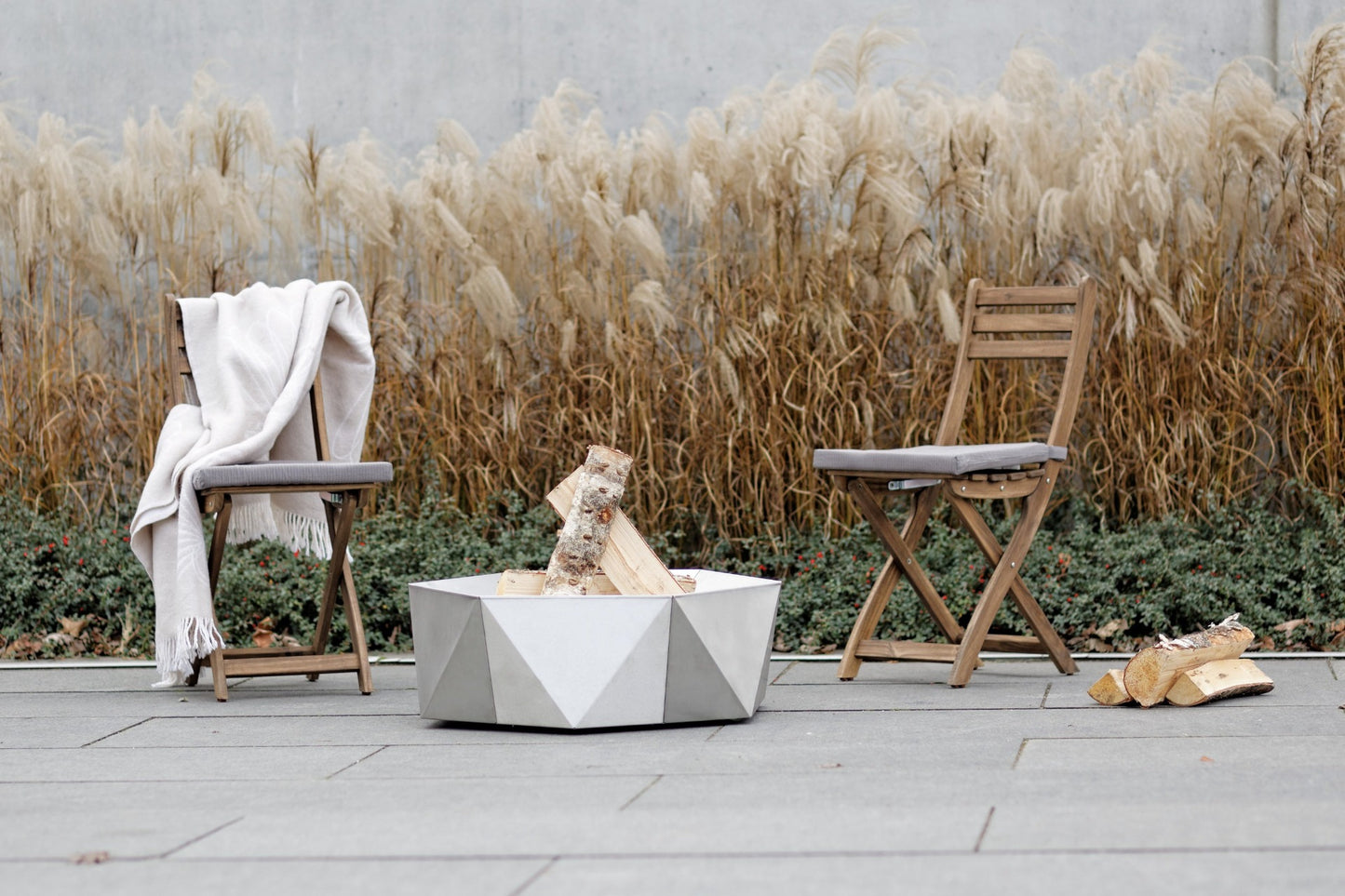 JUNDA bålpanne i rustfritt stål har slitesterk konstruksjon