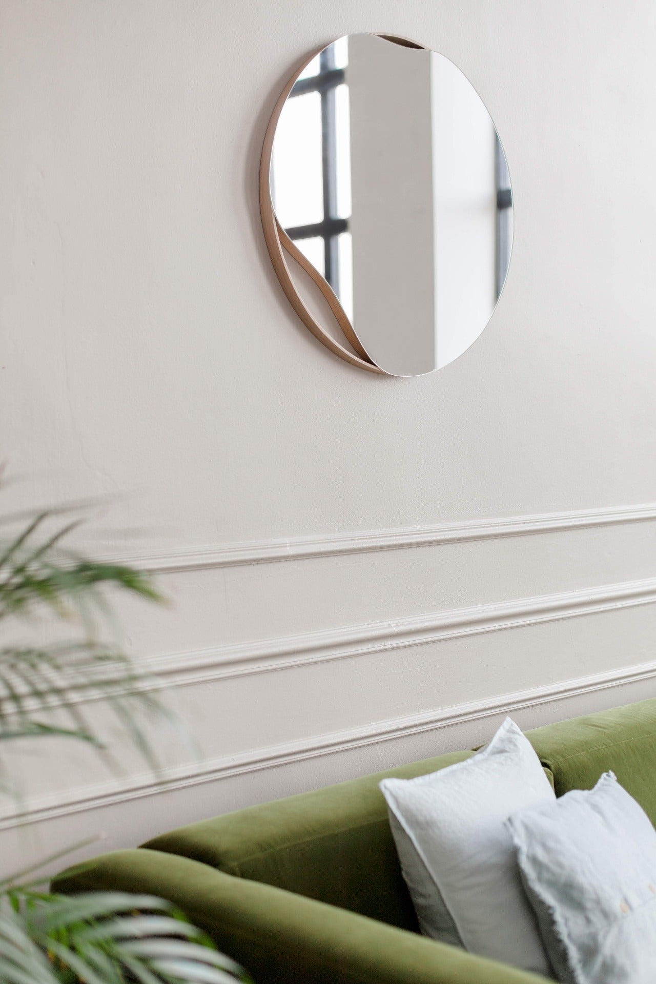 VANNPYTT veggspeil, eiketre. Diameter 50 cm