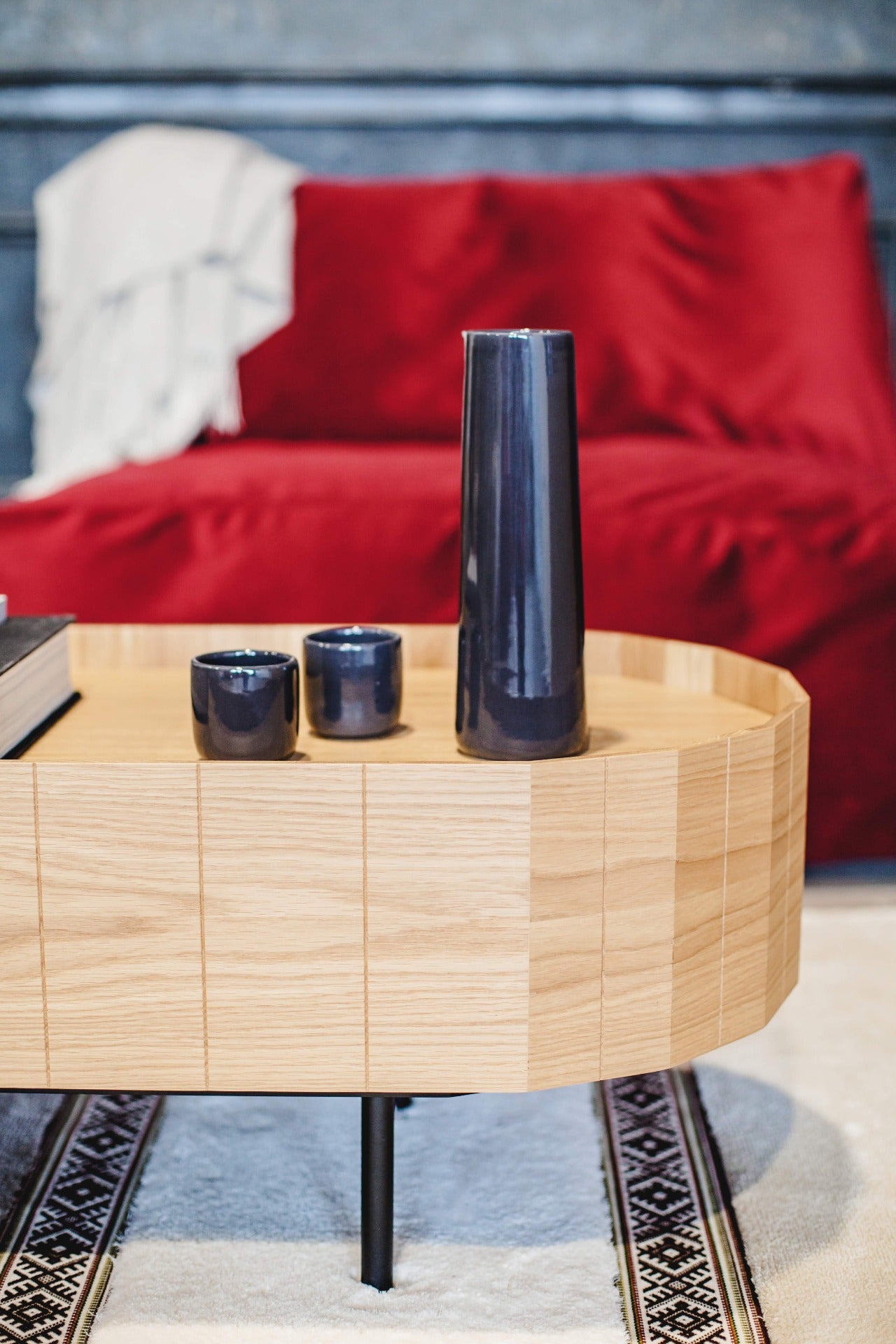 FUGL karaffel med 2 kopper (svart)