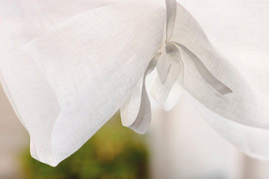 LAVENDEL liftgardin med broderte lavendler (hvit)