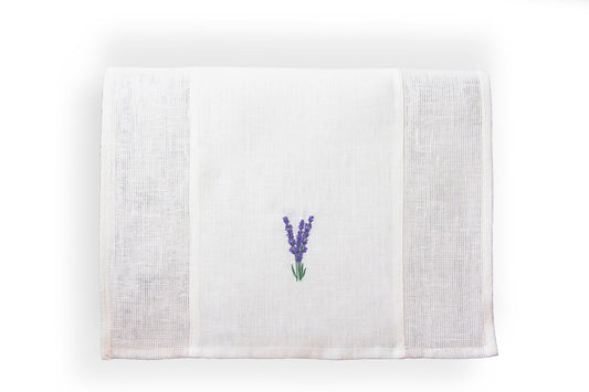 LAVENDEL bordløper med broderte lavendler (hvit)