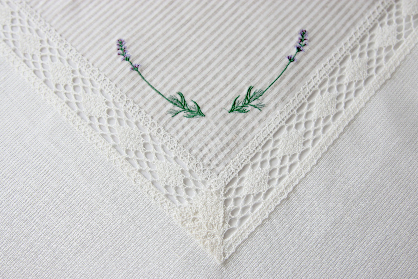 LAVENDEL stripete linduk (hvit)