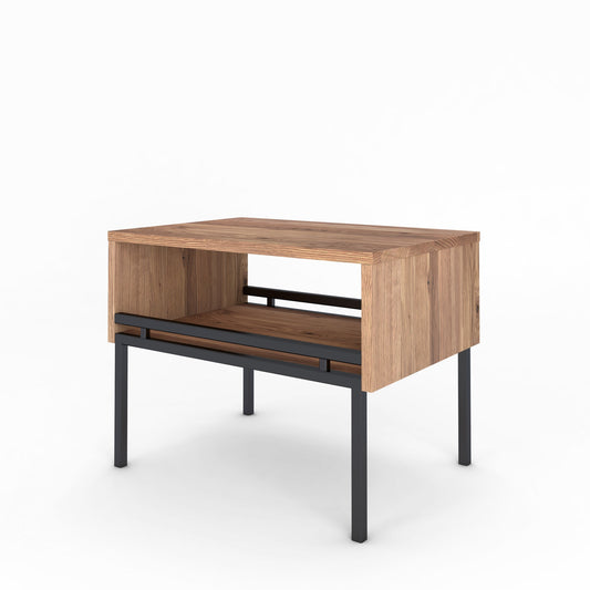 Håndlagde sofabordet med en åpen hylle