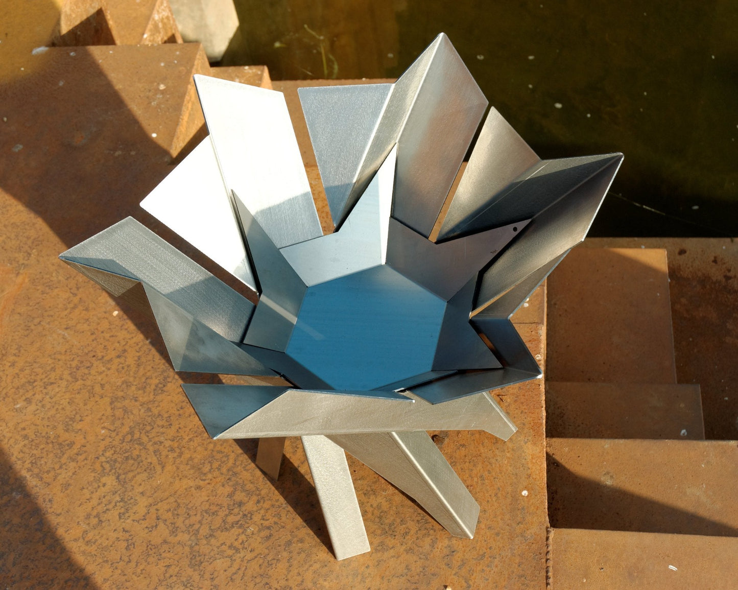 PHOENIX FLOWER bålpanne i rustfritt stål