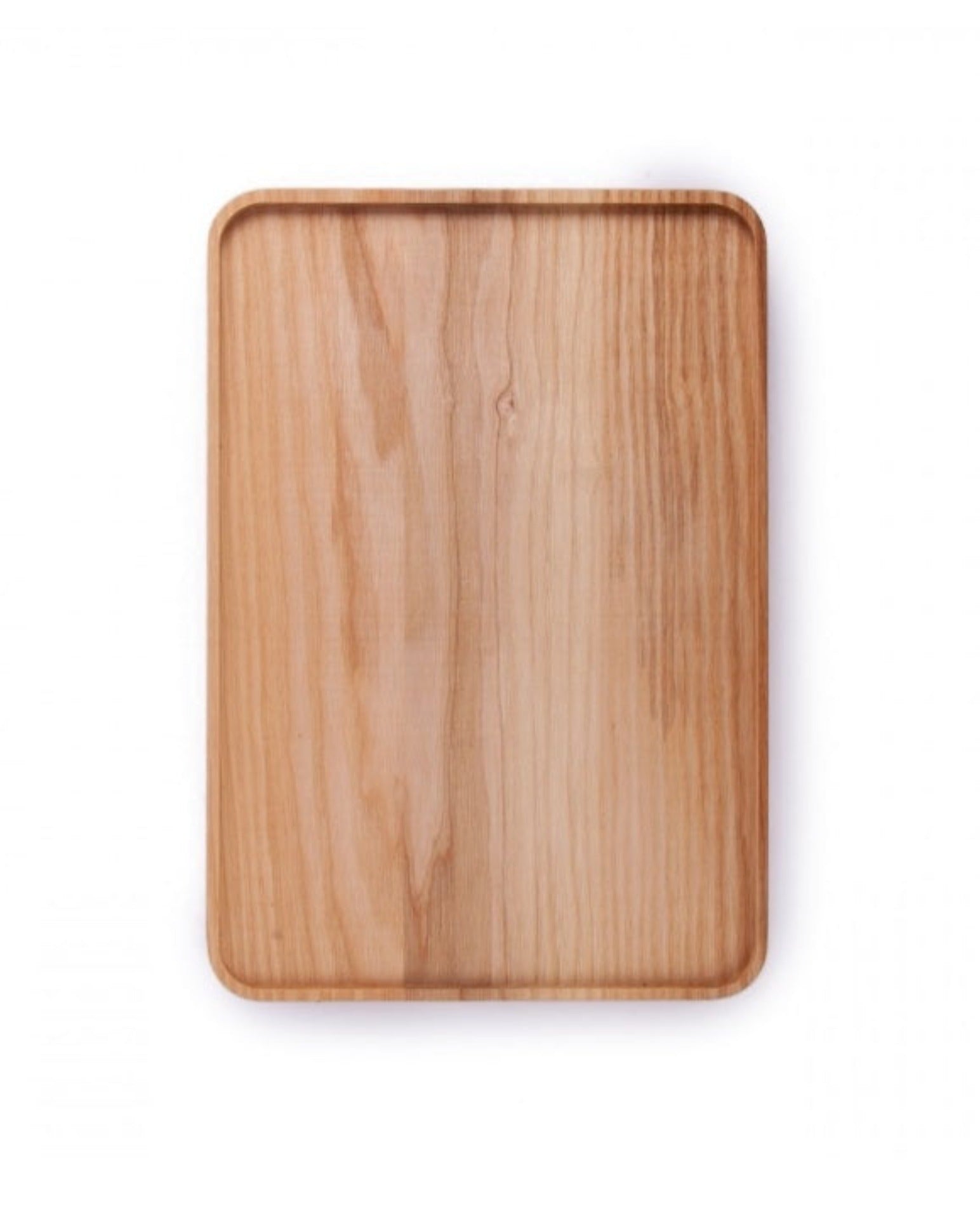 PLAZA firkant serveringsbrett i asketre impregnert med en blanding av voks og oljer.